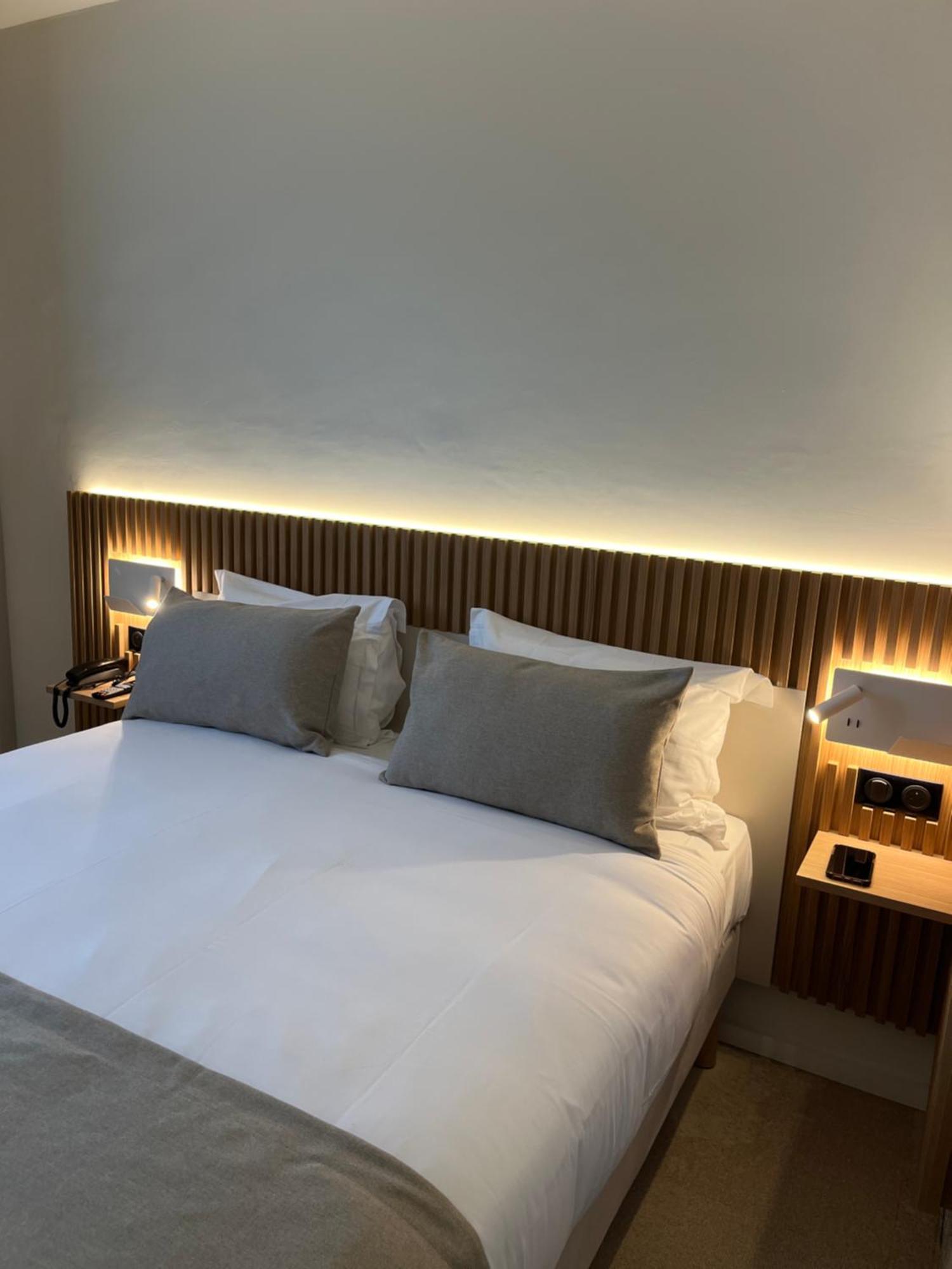 Hotel Le Relais Des Brasseurs - Aubagne Eksteriør bilde