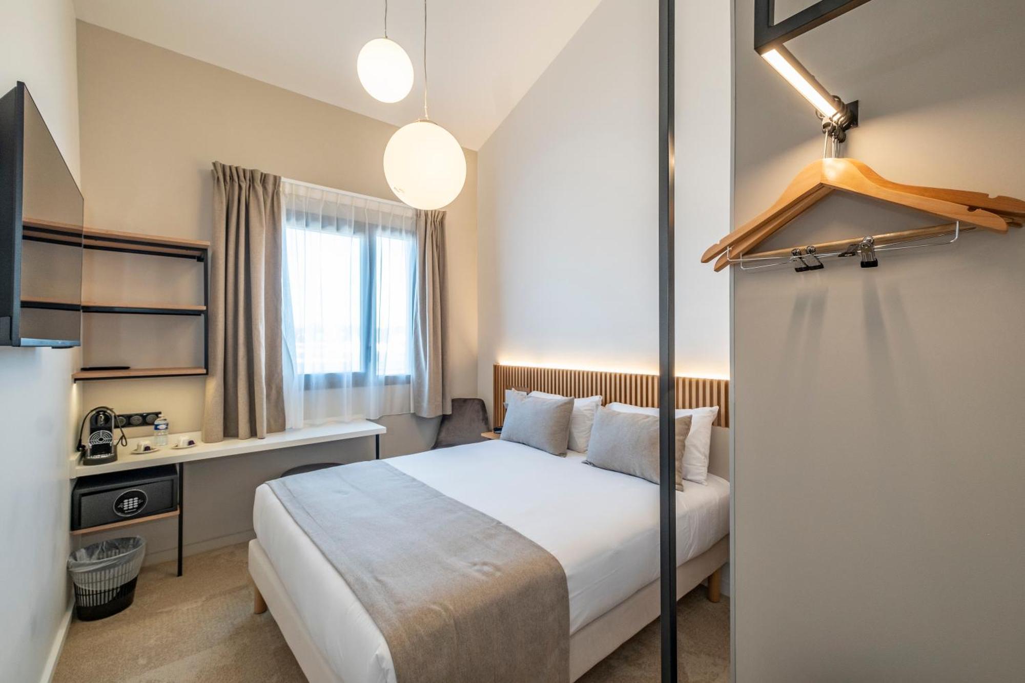 Hotel Le Relais Des Brasseurs - Aubagne Eksteriør bilde