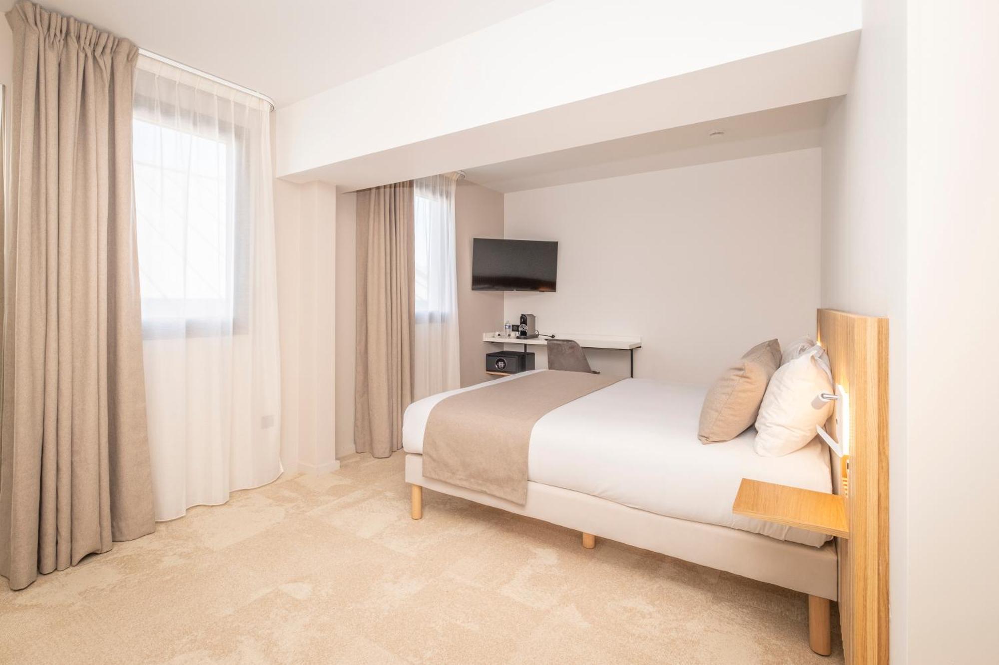 Hotel Le Relais Des Brasseurs - Aubagne Eksteriør bilde