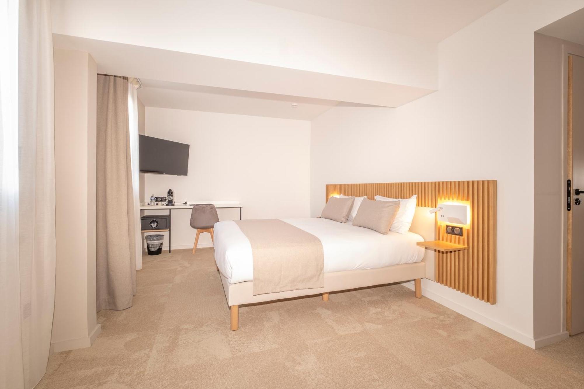 Hotel Le Relais Des Brasseurs - Aubagne Eksteriør bilde